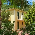 Villa Atlantis