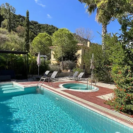 Atlantis Villa *